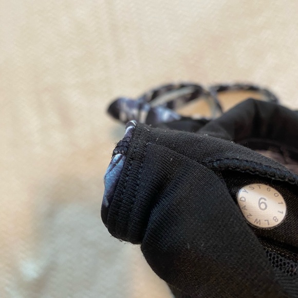 Lululemon Energy bra size 6 - Picture 4 of 6